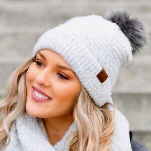 CC Ultra Soft Fur Pom Beanie Ivory / light grey